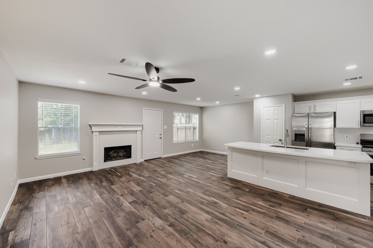11 Wineberry Place Spring, TX 77382 - Photo 4 of 17