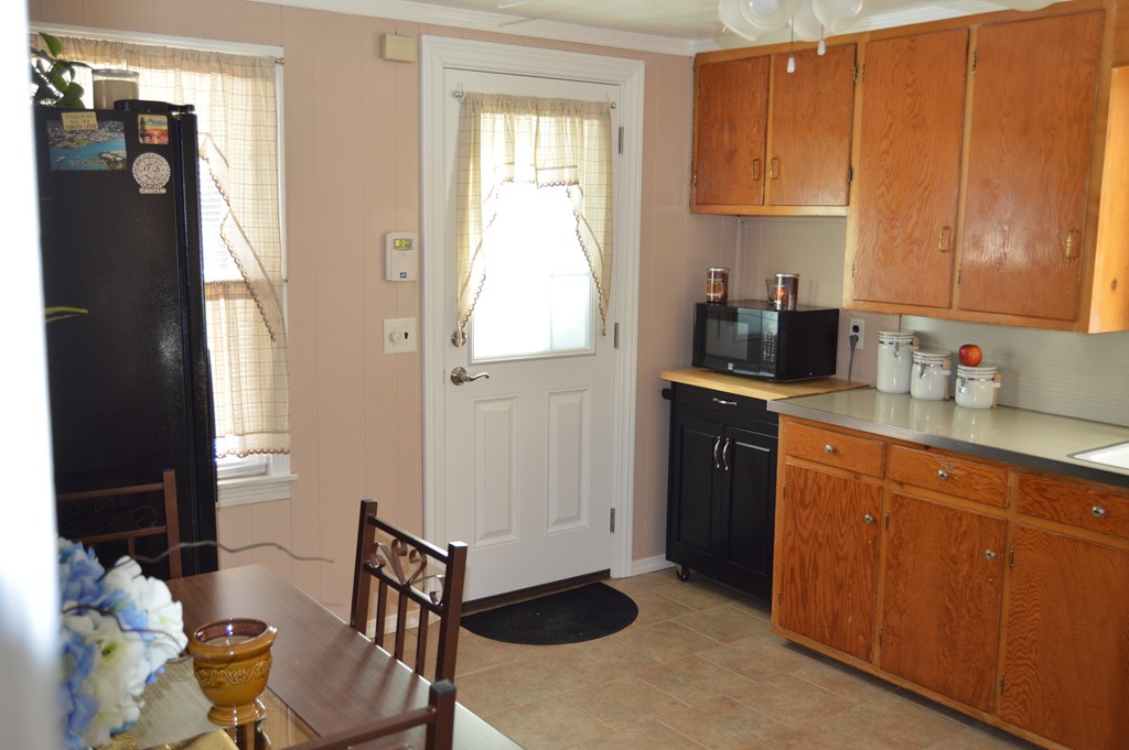 80 Leitch Street Springfield, MA 01109 - Photo 2 of 18