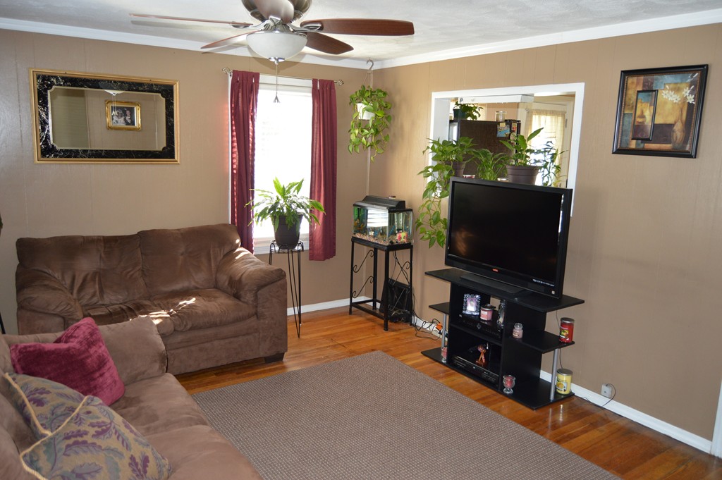 80 Leitch Street Springfield, MA 01109 - Photo 5 of 18