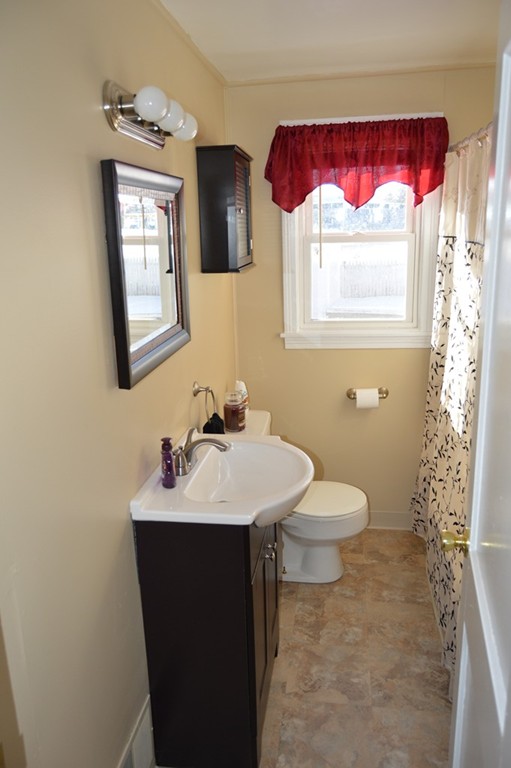 80 Leitch Street Springfield, MA 01109 - Photo 6 of 18