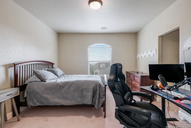 $3,950 | 18211 Branson Falls, San Antonio, TX 78255