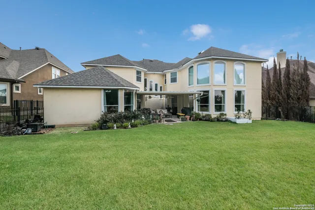 $3,950 | 18211 Branson Falls, San Antonio, TX 78255