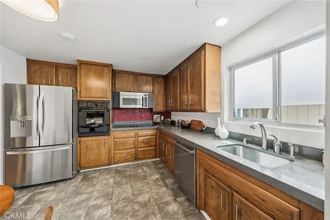 $449,000 | 1604 2nd Street, Unit 1F, Long Beach, CA 90802