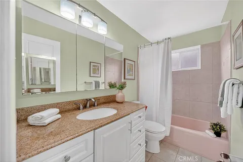 $449,000 | 1604 2nd Street, Unit 1F, Long Beach, CA 90802