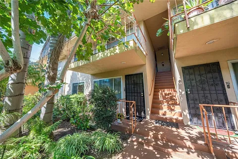 $449,000 | 1604 2nd Street, Unit 1F, Long Beach, CA 90802