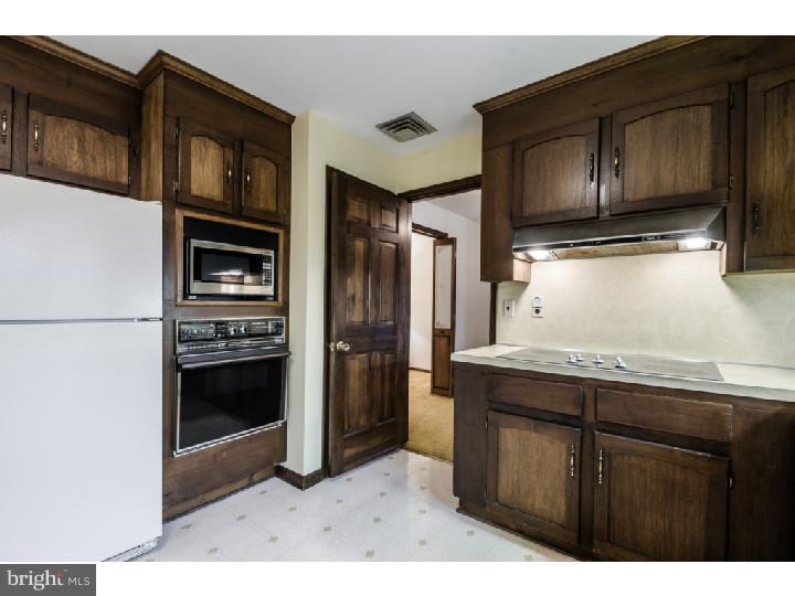 351 Indian Mills Road Shamong, NJ 08088 - Photo 10 of 25 Kitchen