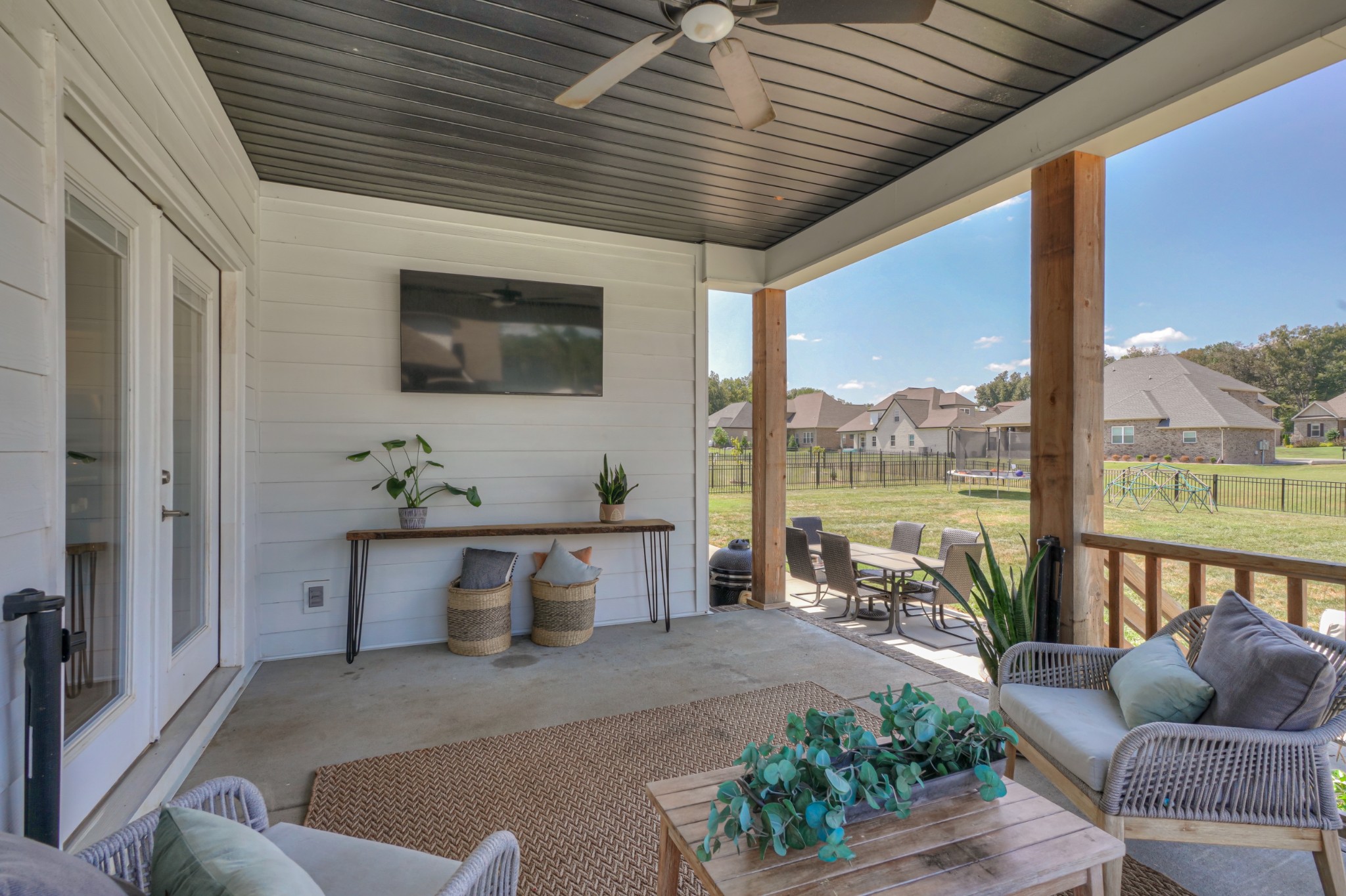 7774 Santos Drive Murfreesboro, TN 37129 - Photo 39 of 42 a living room with furniture