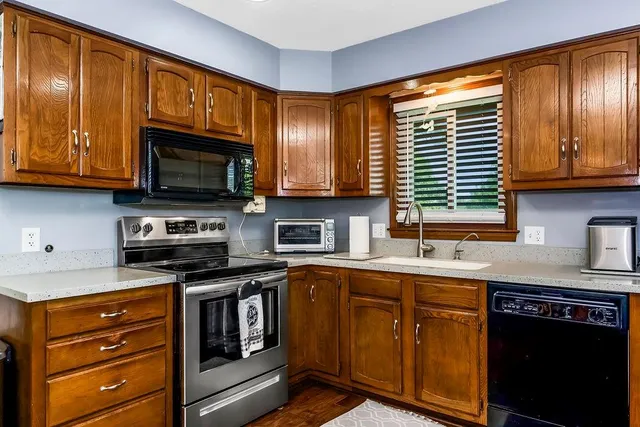 $535,000 | 18171 198th Street, Tonganoxie, KS 66086