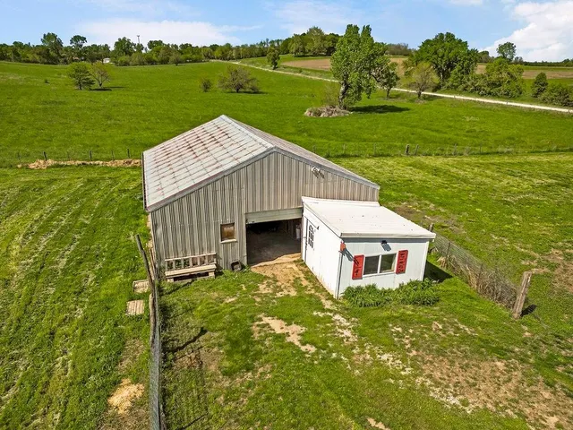 $535,000 | 18171 198th Street, Tonganoxie, KS 66086