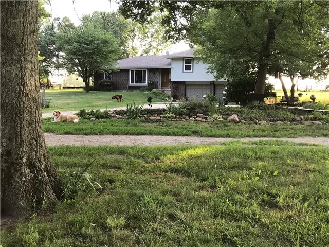 $535,000 | 18171 198th Street, Tonganoxie, KS 66086