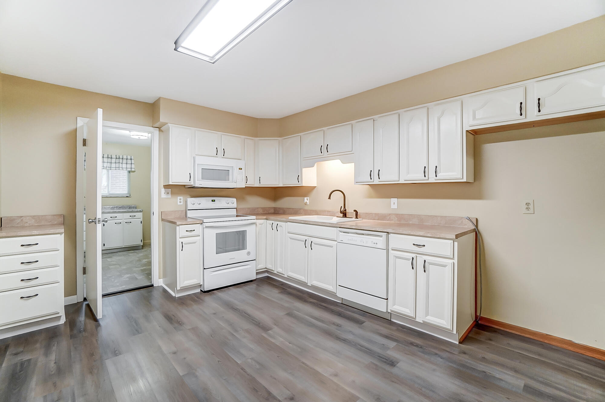 1406 Ronald Road Springfield, OH 45503 - Photo 11 of 26