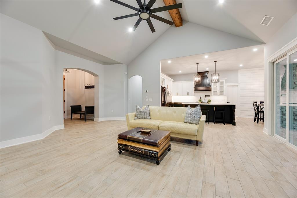 11979 Chisum Road Sanger, TX 76266 - Photo 5 of 39