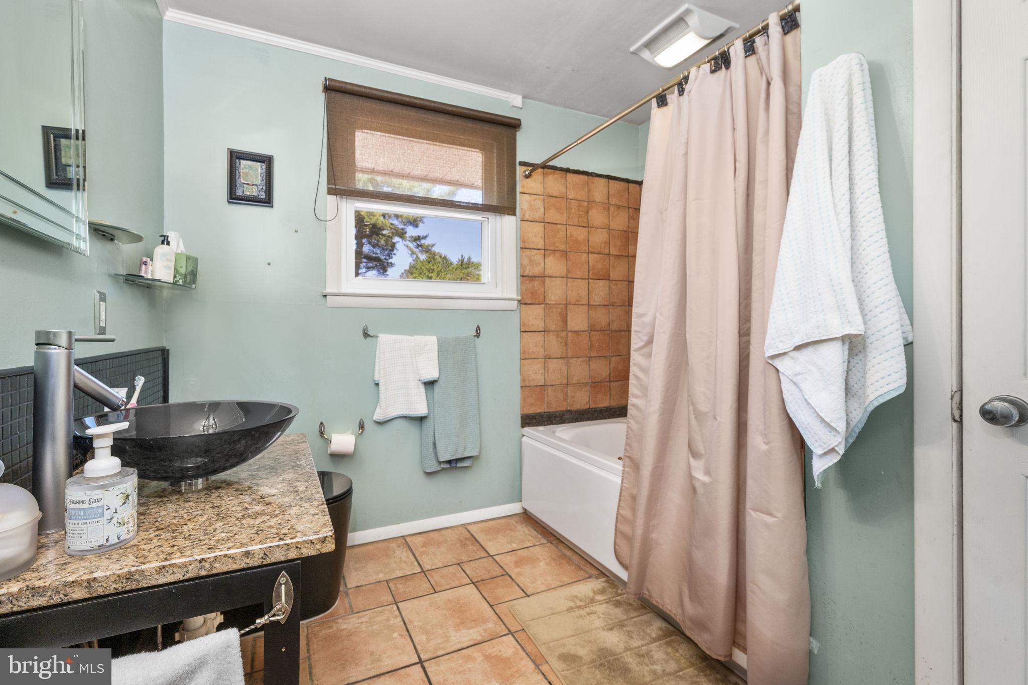 1253 Surrey Road West Chester, PA 19382 - Photo 20 of 36 Hall Bath w/ Jetted Tub