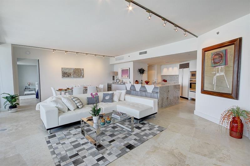 400 Alton Road, Unit 2208 Miami Beach, FL 33139 - Photo 3 of 26 Living room 1