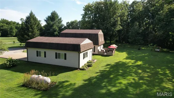 $379,900 | 7 Fisher Lane, Greenville, IL 62246