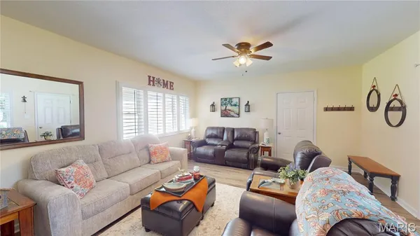 $379,900 | 7 Fisher Lane, Greenville, IL 62246