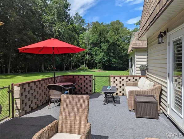 $379,900 | 7 Fisher Lane, Greenville, IL 62246
