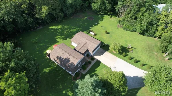$379,900 | 7 Fisher Lane, Greenville, IL 62246