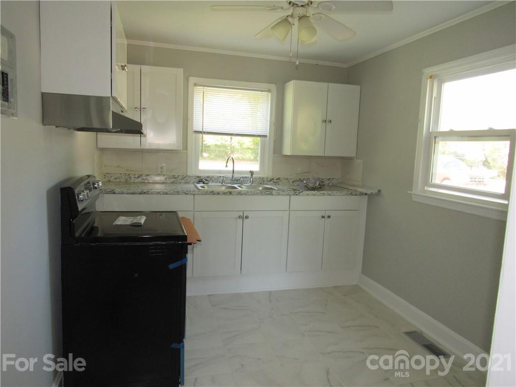 405 Gillsbrook Road Lancaster, SC 29720 - Photo 4 of 10 Gallery Image 4