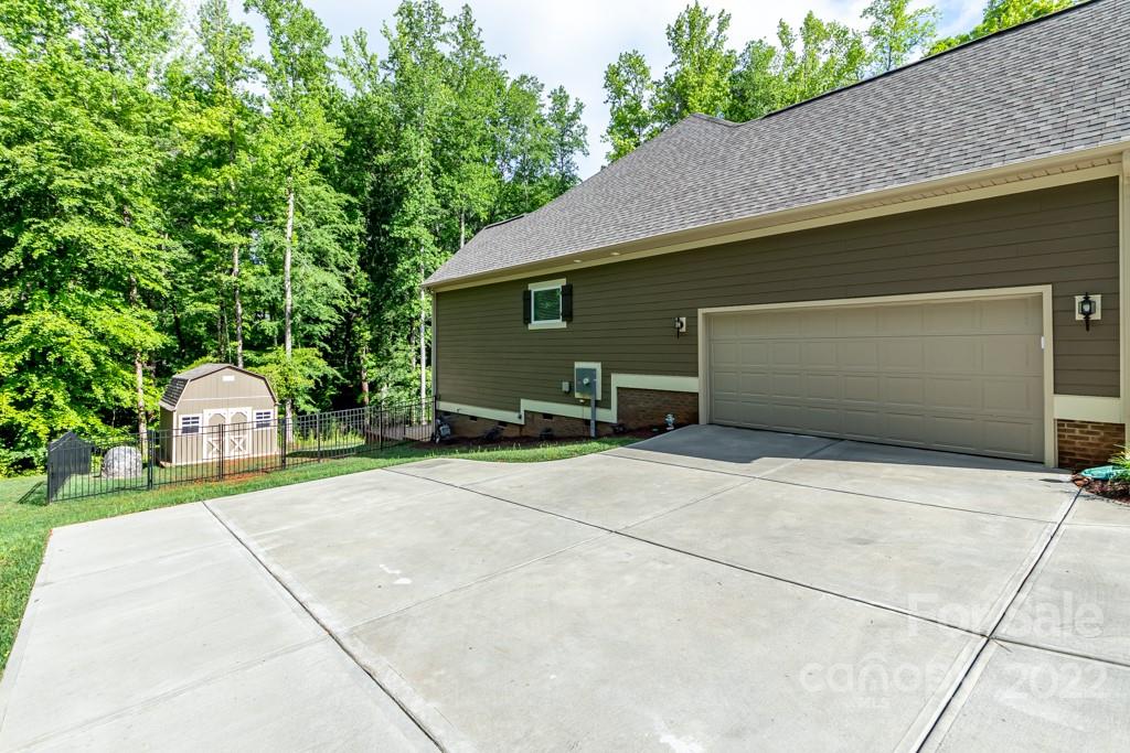 679 Top Ridge Lane Clover, SC 29710 - Photo 3 of 35 Gallery Image 3