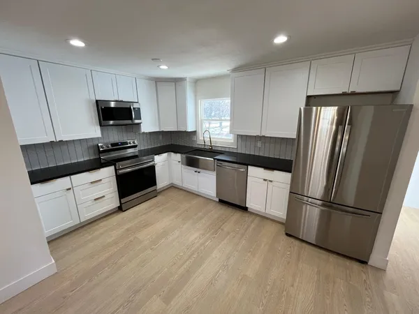 $249,900 | 985 North Westlink Avenue, Wichita, KS 67212