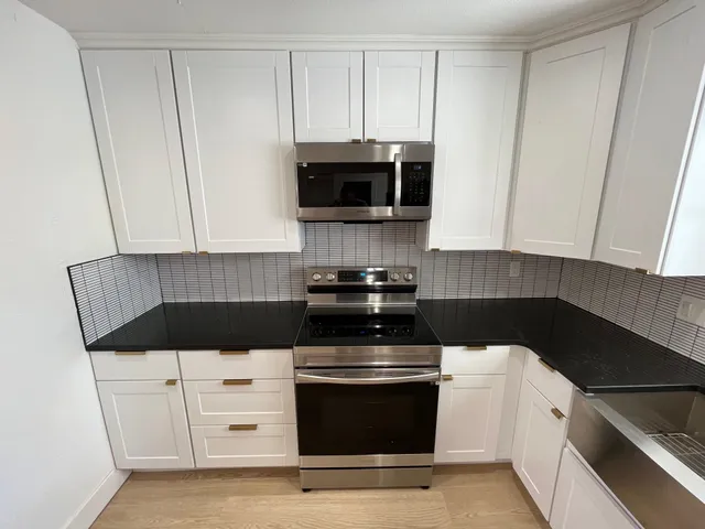 $249,900 | 985 North Westlink Avenue, Wichita, KS 67212