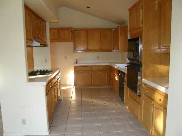 13627 Somerset Road Poway, CA 92064 - Photo 5 of 11