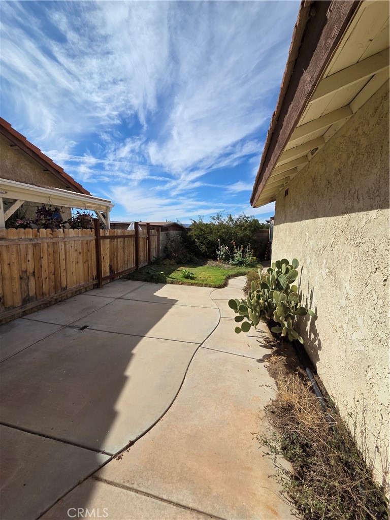 44047 Rodin Avenue Lancaster, CA 93535 - Photo 25 of 26 a view of a backyard