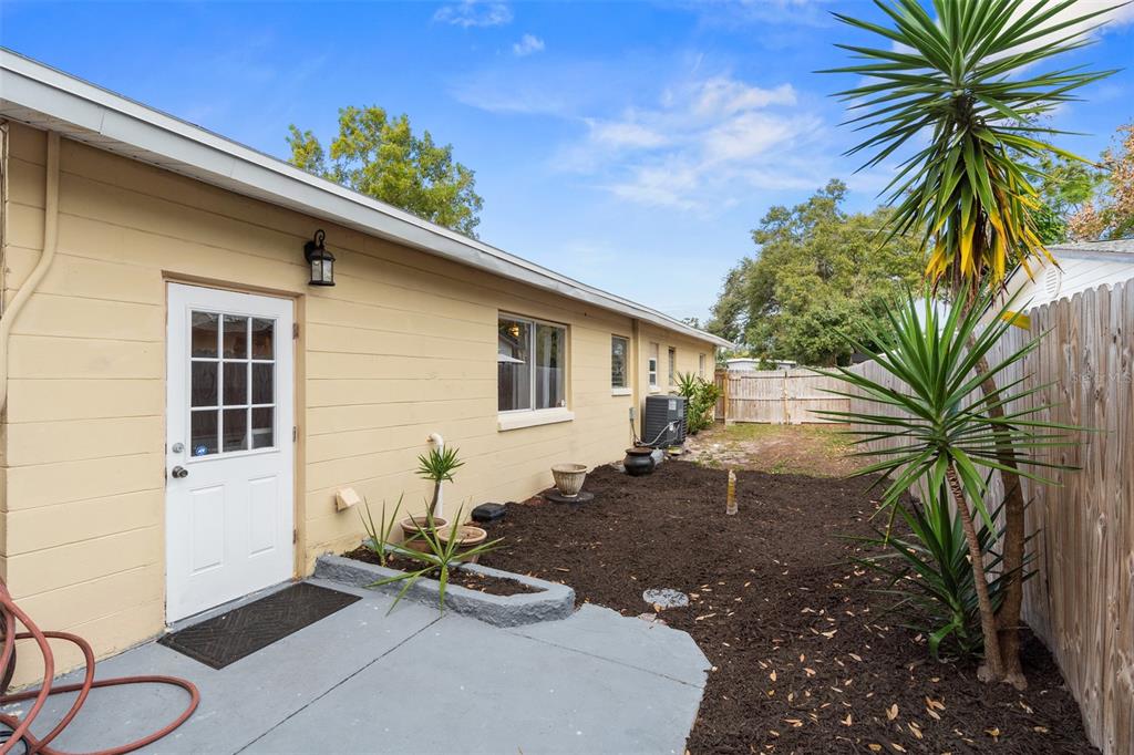 755 43rd Street St. Petersburg, FL 33713 - Photo 35 of 46 a backyard of a house with seating space