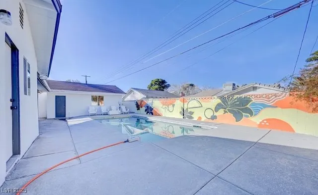 $3,500 | 1821 East Oakey Boulevard, Las Vegas, NV 89104