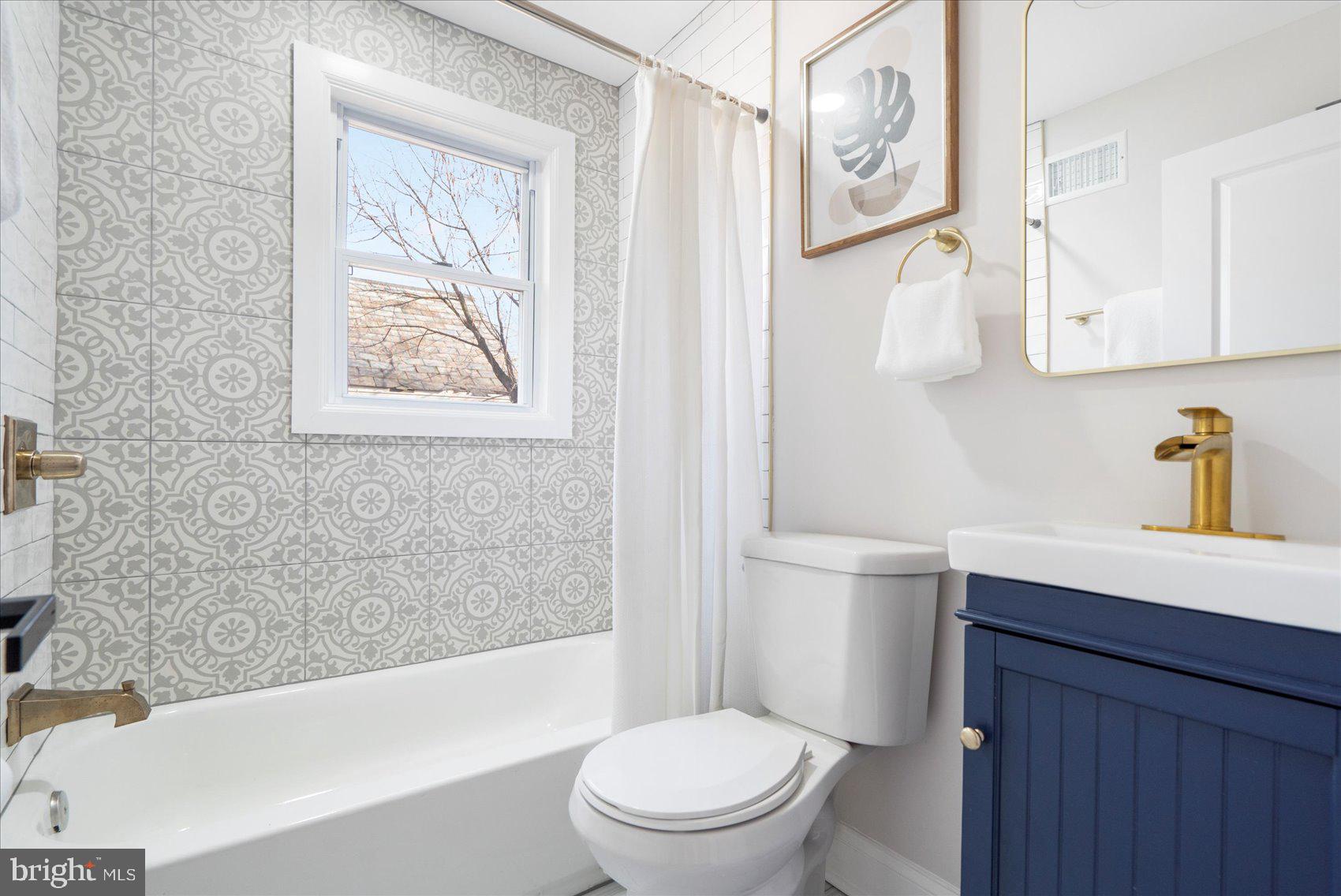 812 Benninghaus Road Baltimore, MD 21212 - Photo 20 of 22 Hall bath
