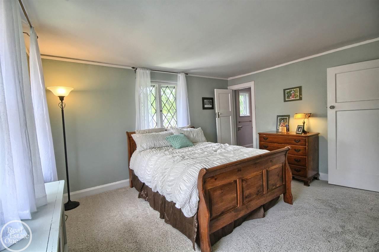 1045 Harvard Road Grosse Pointe Park, MI 48230 - Photo 21 of 29
