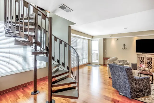$1,299,000 | 1070 Grandview Court Northeast, Unit 406, Columbia Heights, MN 55421
