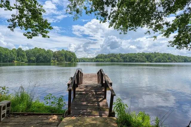 $725,000 | 335 Hillcove Point, Wellford, SC 29385