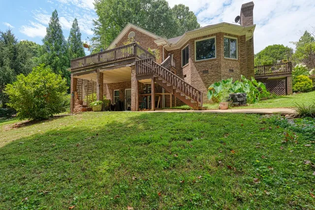 $725,000 | 335 Hillcove Point, Wellford, SC 29385