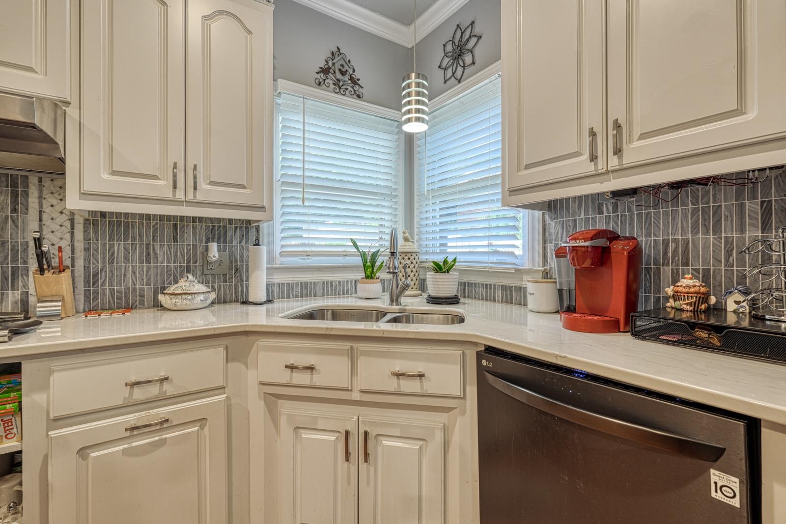 335 Hillcove Point Wellford, SC 29385 - Photo 7 of 50