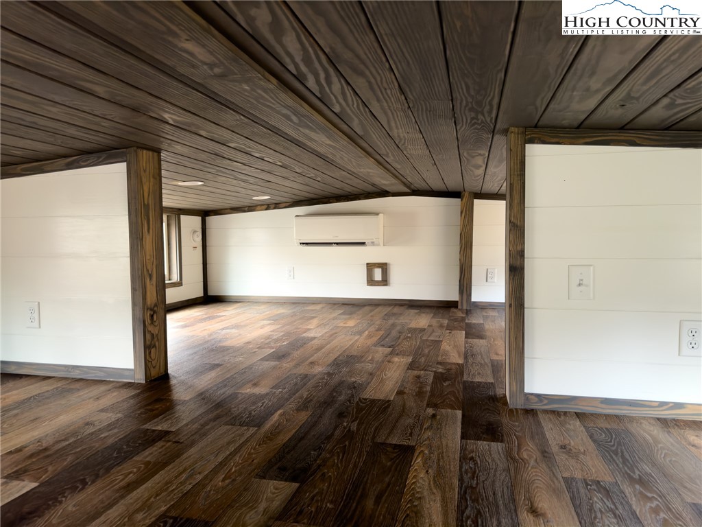 269 Mining Ridge Road Mountain City, TN 37683 - Photo 11 of 20 Gallery Image 11