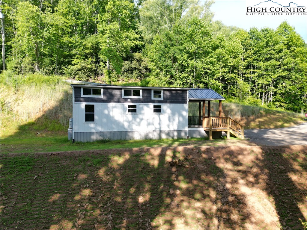 269 Mining Ridge Road Mountain City, TN 37683 - Photo 3 of 20 Gallery Image 3