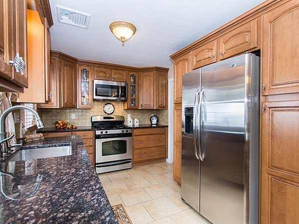 15 Addison Road Waltham, MA 02452 - Photo 5 of 24 Gallery Image 5