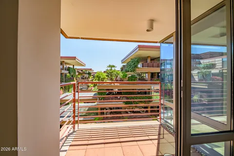 $825,000 | 7131 East Rancho Vista Drive, Unit 6001, Scottsdale, AZ 85251
