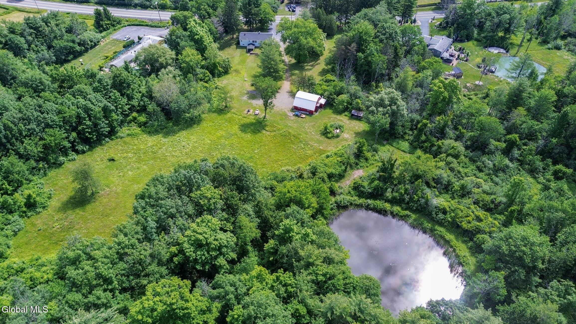 11-116 Mariaville rd drone