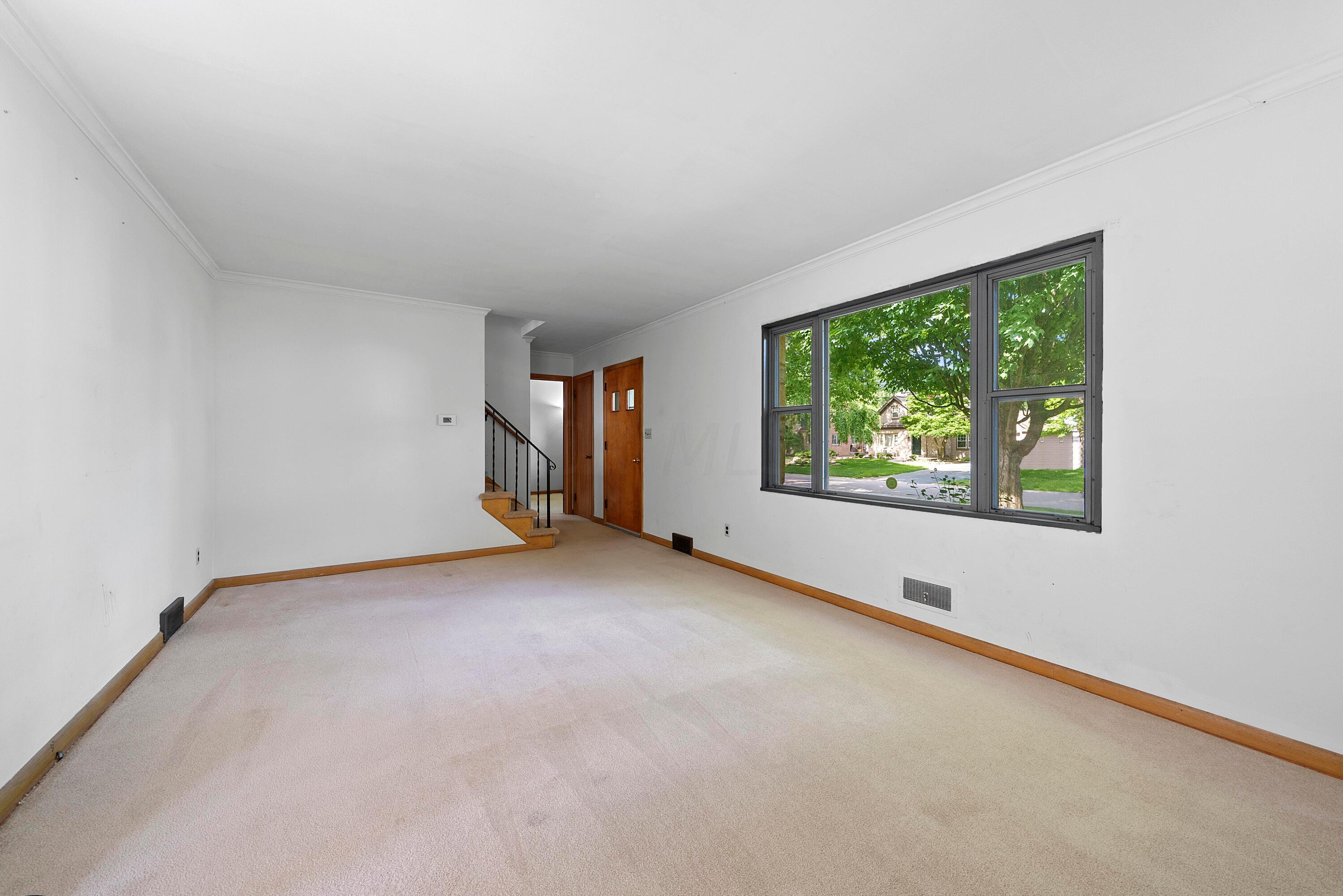2676 Welsford Road Columbus, OH 43221 - Photo 4 of 30 FamilyRoom
