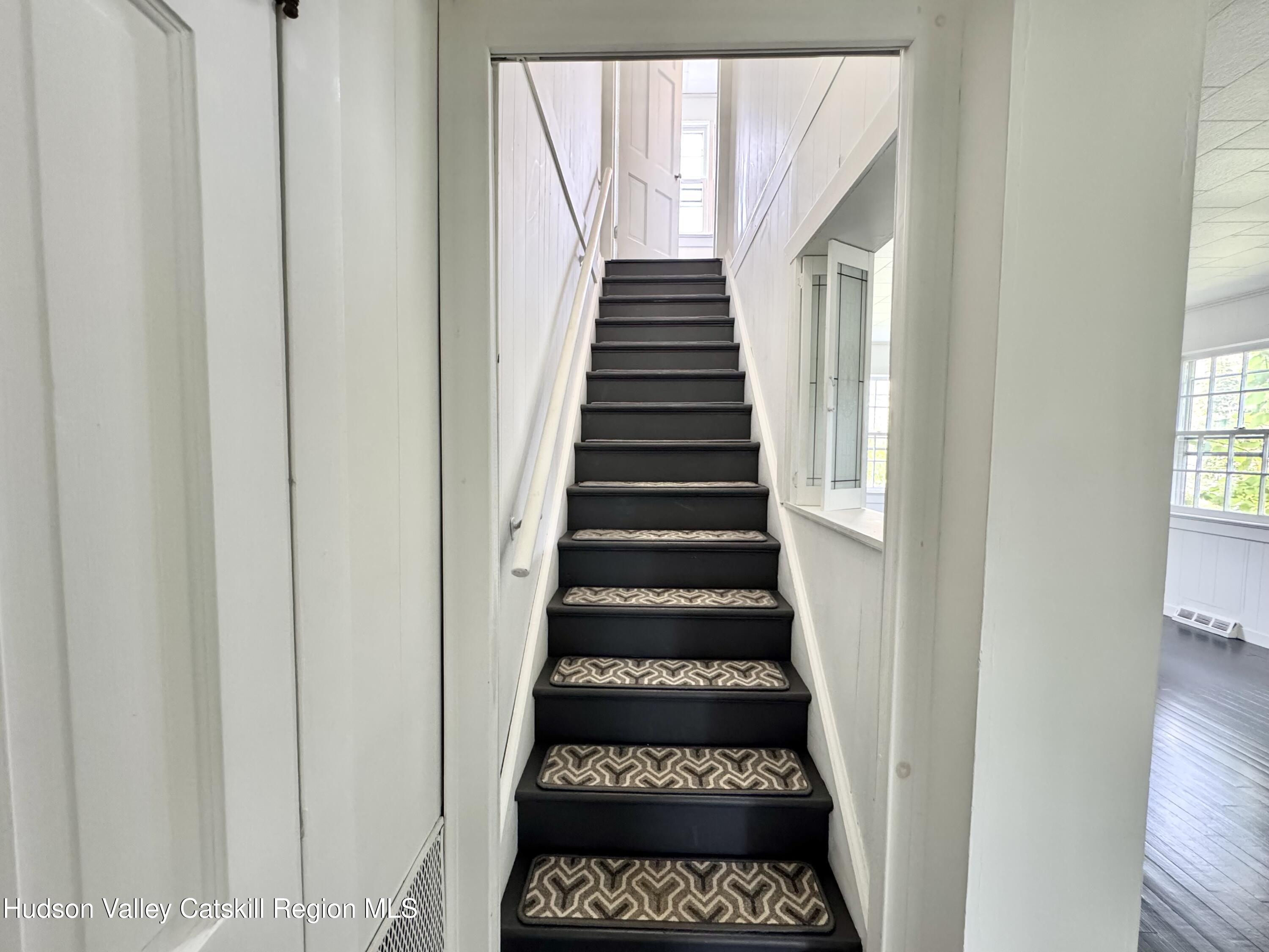 3 Pruyn Place Catskill, NY 12414 - Photo 11 of 18 8