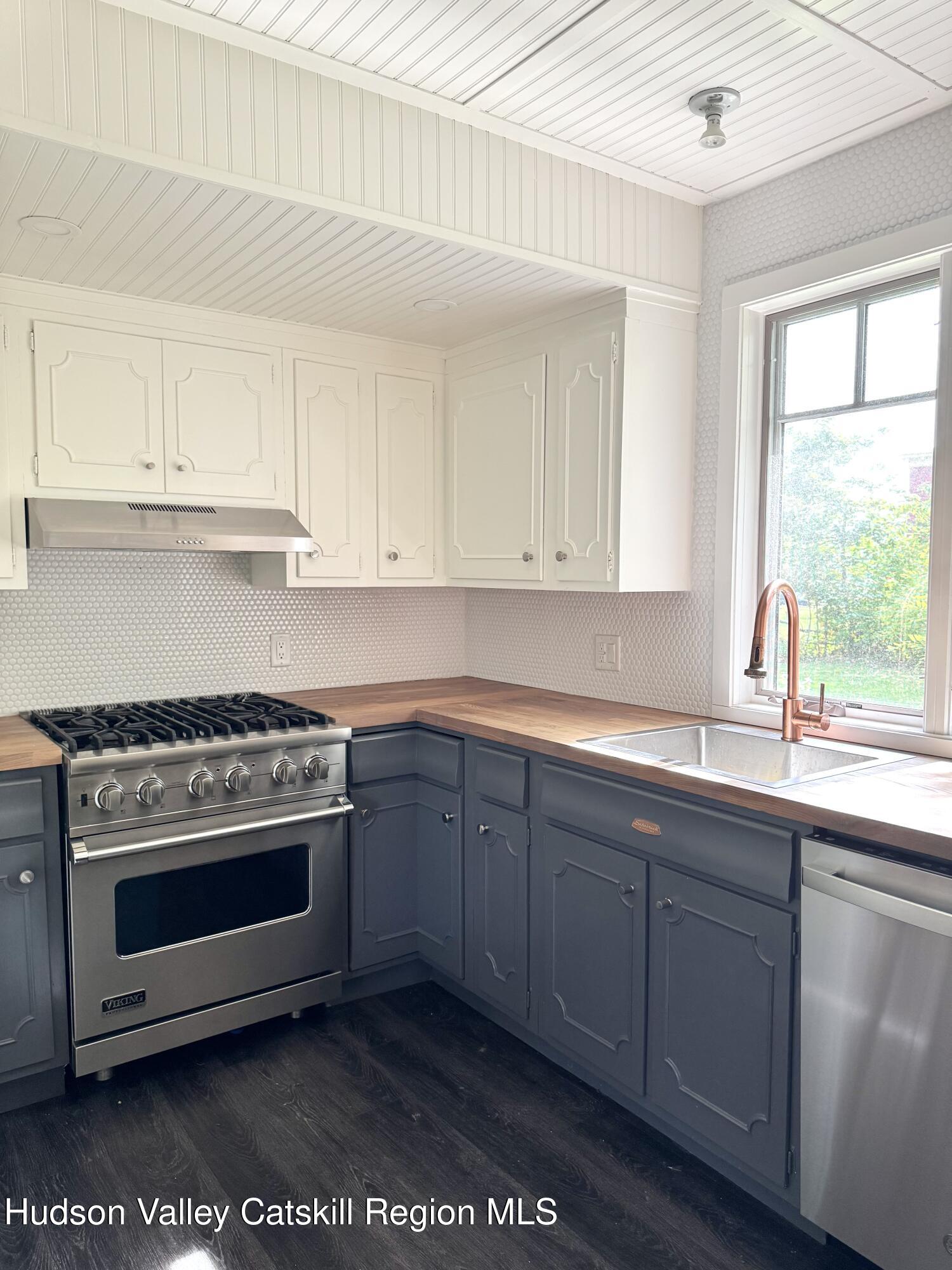 3 Pruyn Place Catskill, NY 12414 - Photo 5 of 18 4