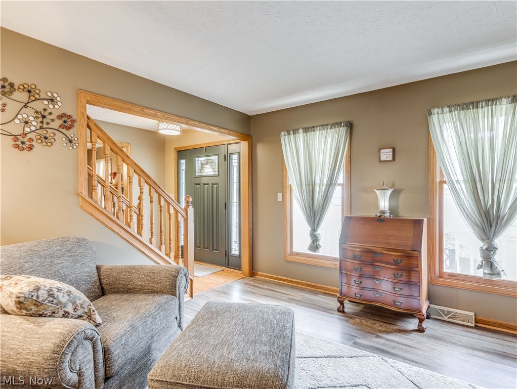 917 Bridge Road Akron, OH 44312 - Photo 3 of 31 Gallery Image 3