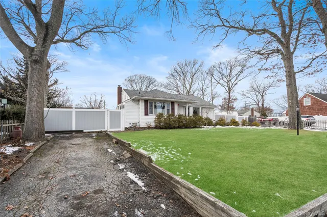 $619,000 | 24 Park Place, Patchogue, NY 11772