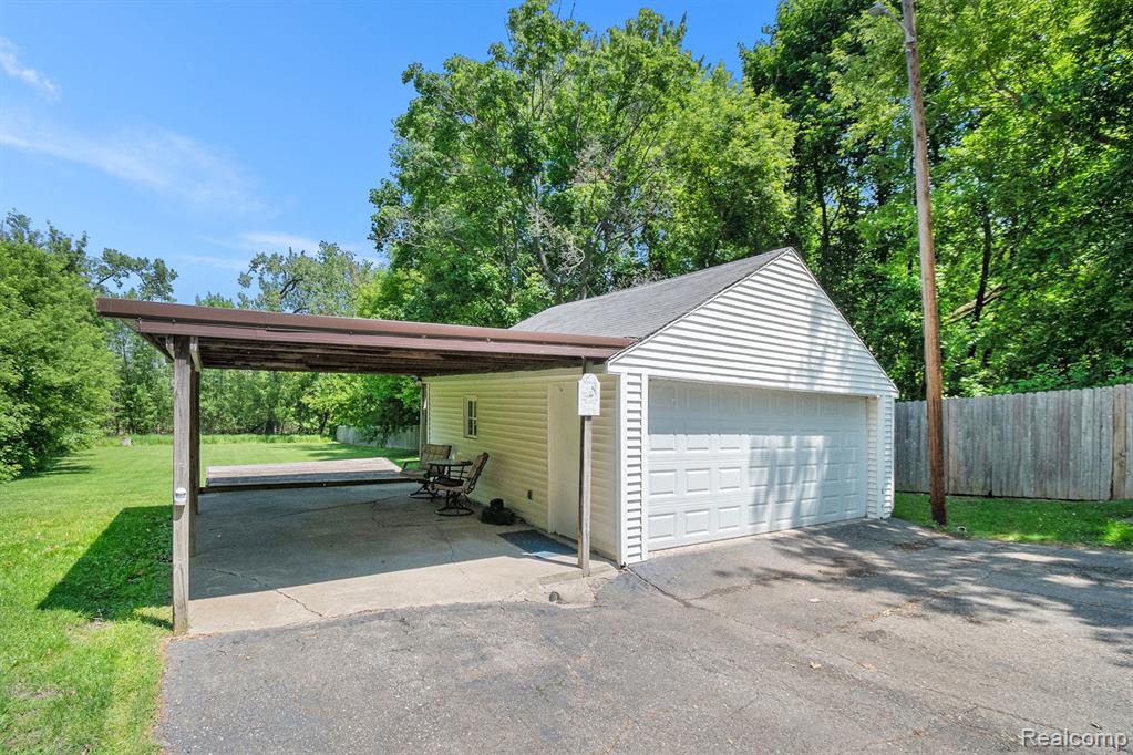 3382 West Silver Lake Road Fenton, MI 48430 - Photo 5 of 13