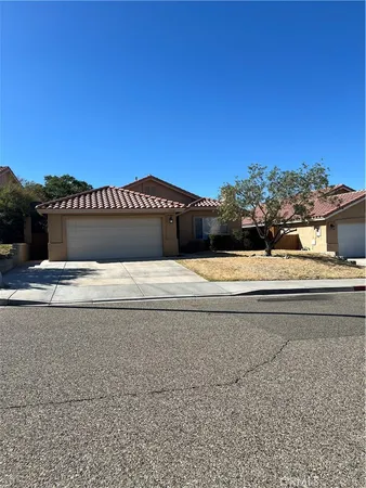 $2,400 | 17605 Landis Drive, Victorville, CA 92395