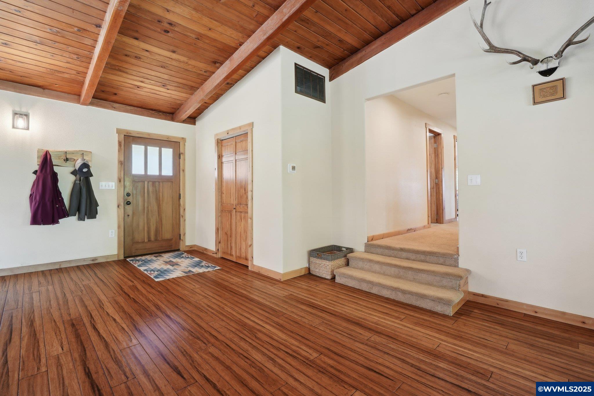 985 Crooked Finger Road Northeast Scotts Mills, OR 97375 - Photo 6 of 48 Gallery Image 6