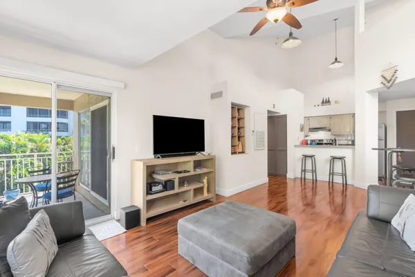 $215,000 | 1885 Palm Cove Boulevard, Unit 10304, Delray Beach, FL 33445